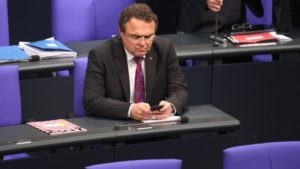 Friedrich bedauert Rückzug aus Bundestagspräsidium