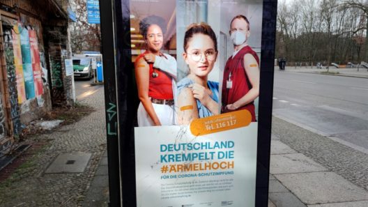 Bremens Bürgermeister: Impfpflicht für manche Berufsgruppen denkbar