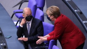 Bericht: Länderchefs sprechen am Dienstag mit Scholz und Merkel
