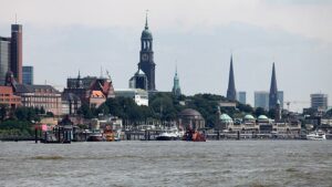 Hamburg beschließt Kontaktbeschränkungen für Geimpfte