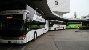 Fernbusverkehr leidet im 2. Corona-Jahr besonders