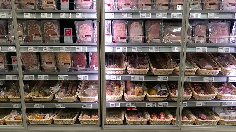 Umsatz im Einzelhandel mit Fleisch auf neuem Tiefststand