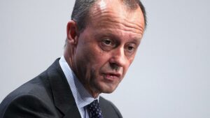 Merz kritisiert Scholz nach Kiew-Reise