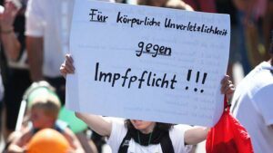 Kretschmann: Impfpflicht "befriedet" Gesellschaft