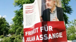 Grünen-Chef lehnt Assange-Auslieferung an die USA ab
