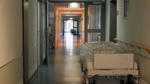 Hospitalisierungs-Inzidenz steigt auf 6,53