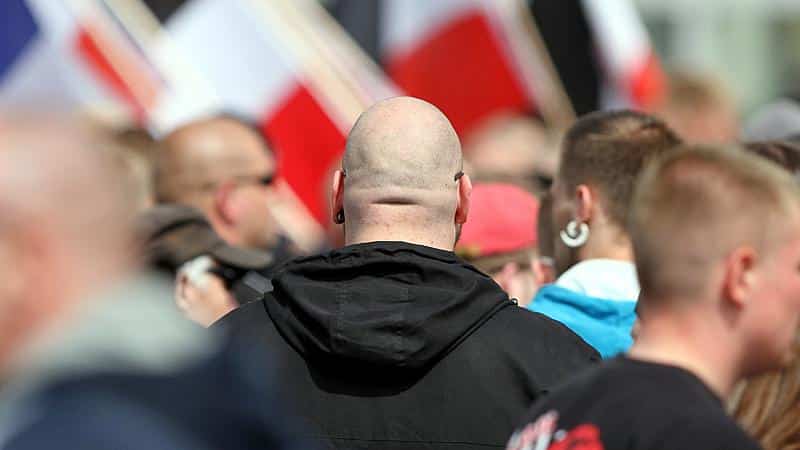 Deutsche Rechtsextremisten in Ukraine ausgereist