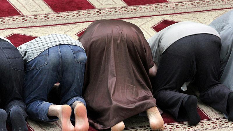 Zentralrat der Muslime verteidigt Muezzinrufe in Köln