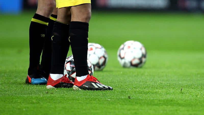 1. Bundesliga: Dortmund gewinnt glücklich in Frankfurt