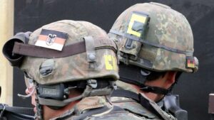 Bütikofer: 5.000 Helme für Ukraine "bestenfalls peinlich"