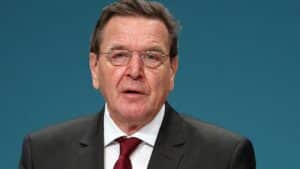SPD-Arbeitnehmerflügel gegen Entzug der Amtsausstattung Schröders