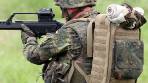 Scholz verspricht Bundeswehr noch mehr Geld