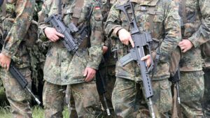 Söder will Tempo bei Bundeswehr-Aufrüstung