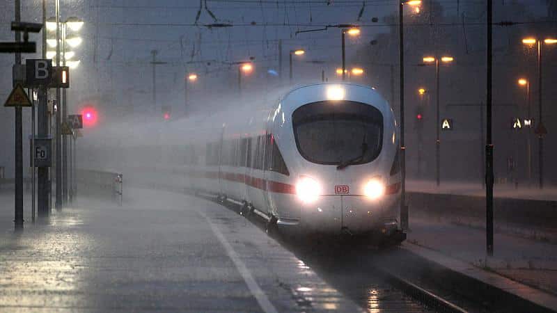 Sturm fegt über Deutschland – Bahnverkehr bundesweit beeinträchtigt