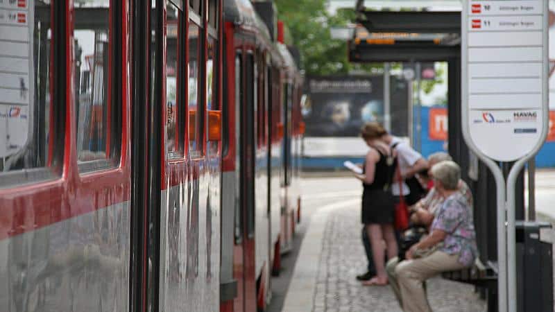 NRW-Verkehrsminister warnt vor “Reduzierung” des ÖPNV-Angebots