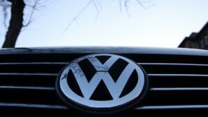 VW hält an Werk in Xinjiang fest
