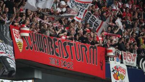 1. Bundesliga: Bielefeld steigt ab - Stuttgart bleibt direkt drin