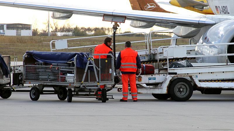 Union verlangt finanziellen Bonus für Flughafenmitarbeiter
