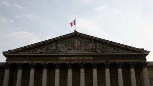 Niedrige Wahlbeteiligung bei Parlamentswahl in Frankreich