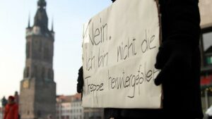 Buschmann "erschüttert" über Ausmaß an frauenfeindlicher Gewalt