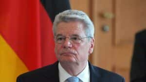 Gauck begrüßt Debatte über Pflichtdienst