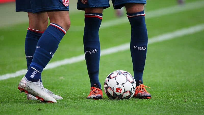 2. Bundesliga: Dominanter HSV holt Tabellenspitze gegen Düsseldorf