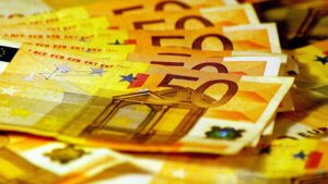 2023 eingeführtes Bürgergeld soll 502 Euro betragen