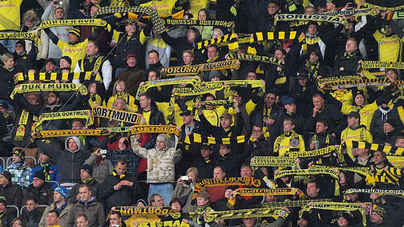1. Bundesliga: Dortmund knackt Schalke im Revierderby spät