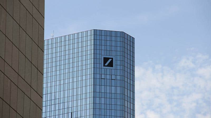 Bericht: Ermittler setzen Razzia bei der Deutschen Bank fort
