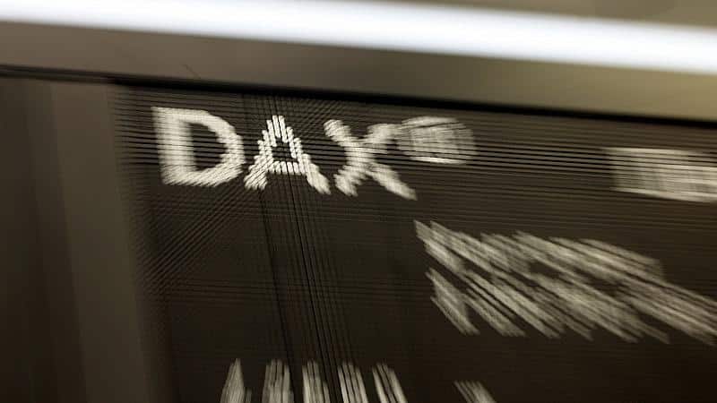 DAX gibt am Dienstag weiter nach – Gas wieder teurer