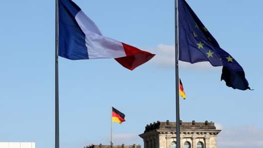 Macron und Scholz wollen Europa militärisch stärken