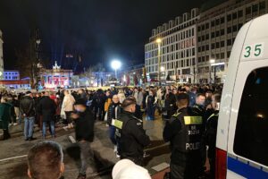 NRW-Innenminister will härtere Strafen für Attacken auf Polizisten
