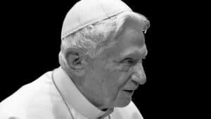 Umfrage: Geringes Interesse an Tod von Benedikt XVI.