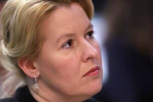 Giffey verteidigt Entscheidung für Verhandlungen mit CDU