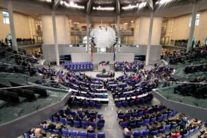 NH Nachrichten: Union kritisiert legere Kleiderordnung im Bundestag