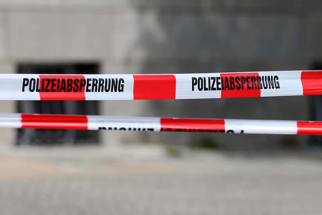 Mann erschießt drei Menschen in Mehrfamilienhaus bei Augsburg