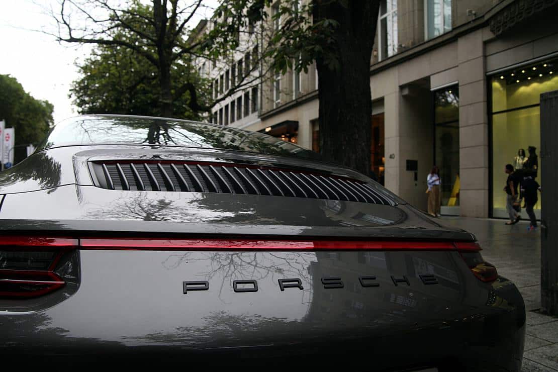 Porsche will vorerst weiter Verbrenner-Fahrzeuge anbieten