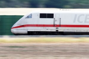 Bahn will Fernverkehr während Warnstreik komplett einstellen