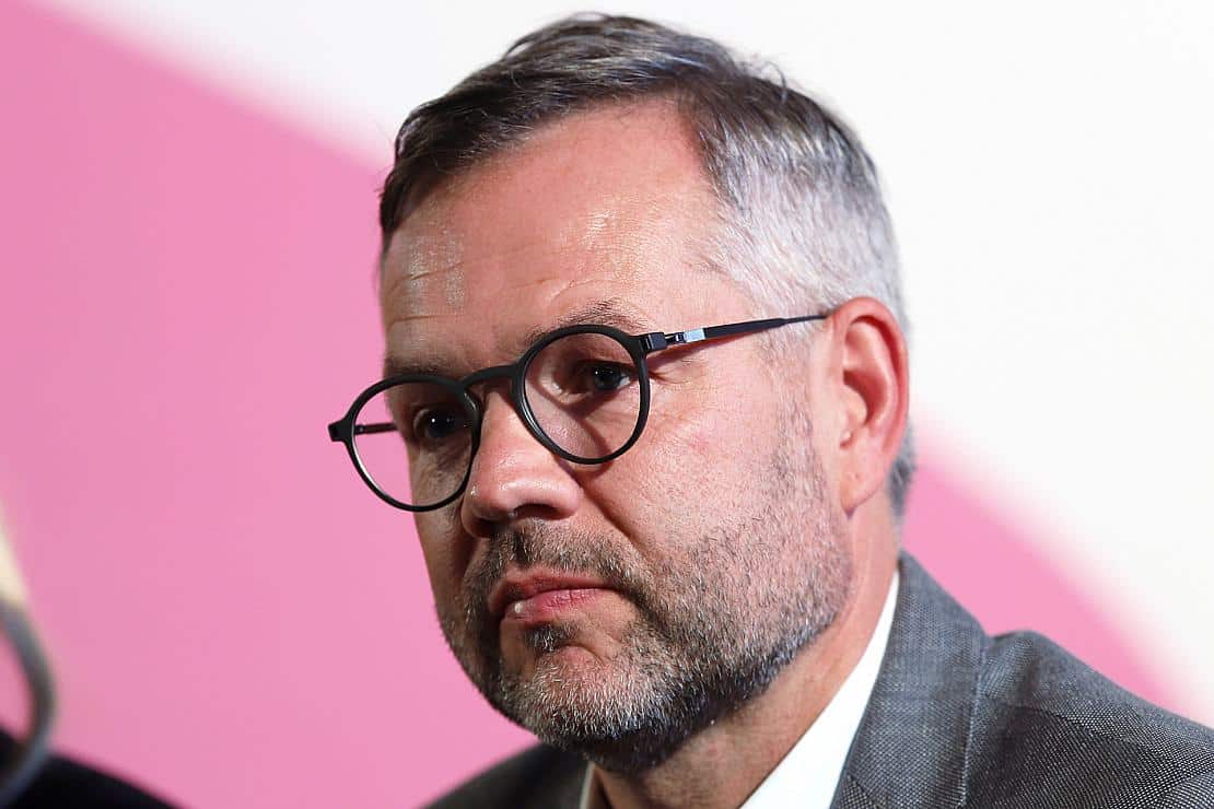 SPD-Außenpolitiker Roth warnt vor “Achse des Bösen 2.0”