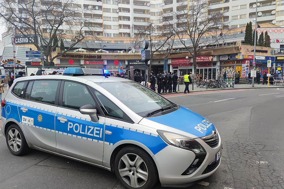 Berlins Polizeipräsidentin mit “Kottiwache” zufrieden