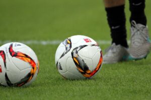 Osnabrück folgt Elversberg in 2. Bundesliga - Wehen in Relegation
