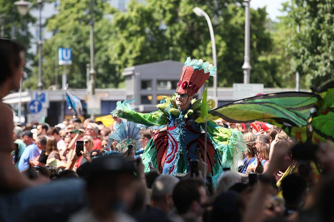 Berlin meldet Touristenansturm – Tausende bei Karneval der Kulturen