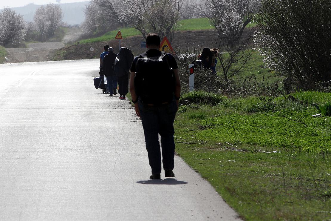 Auf der Balkanroute verstorbene Flüchtlinge werden anonym begraben