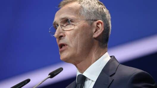 Stoltenberg: Nato will mehr in Verteidigung investieren