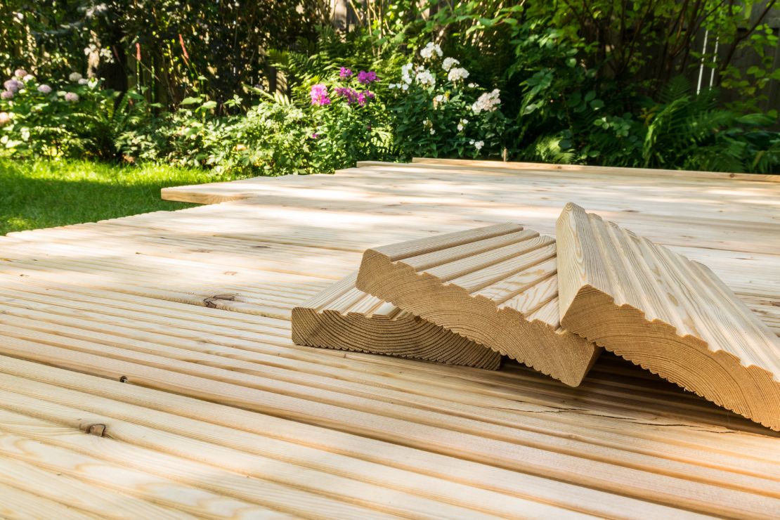 Welche Vorteile bietet Profilholz gegenüber anderen Verkleidungen für Haus und Garten?