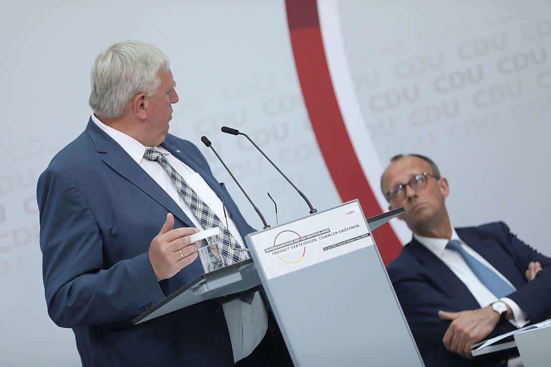 Laumann verteidigt Bürgergeld-Anpassung gegen CDU-Kritik