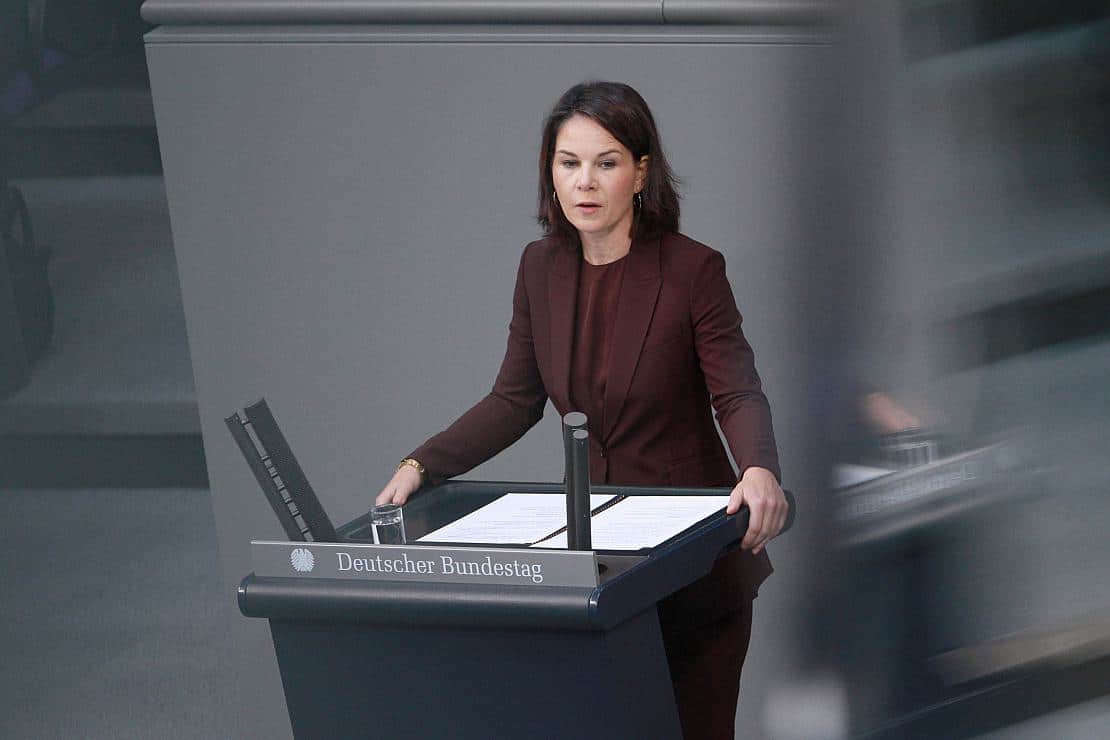 Bundestag streitet über China – Baerbock will mehr Unabhängigkeit