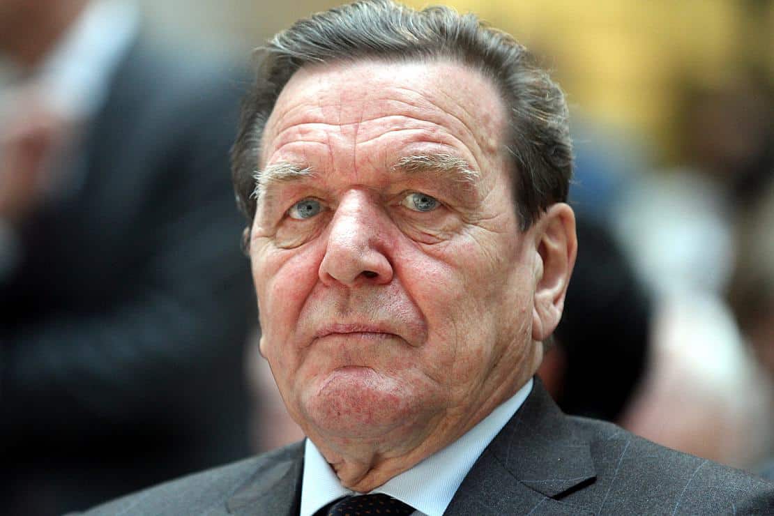 SPD ehrt Schröder nun doch für 60 Jahre Mitgliedschaft