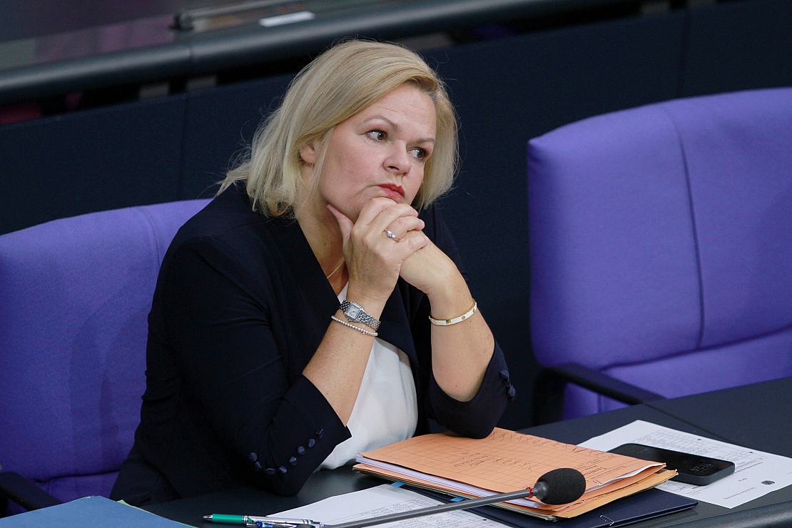 Bericht: Faeser bleibt auch bei Wahlniederlage Innenministerin