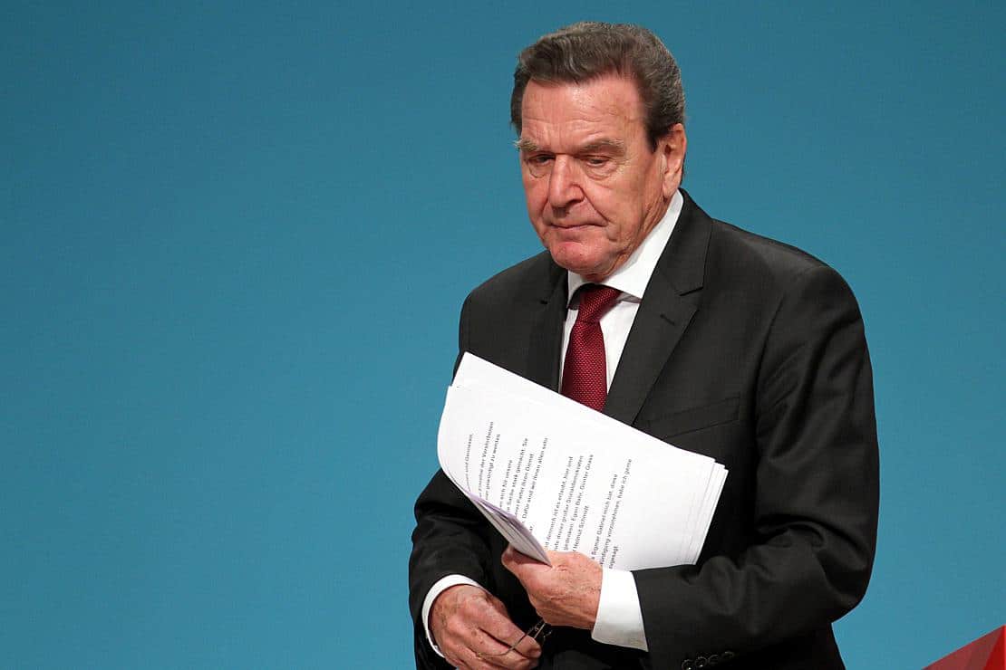 Steinbrück empfiehlt SPD Alt-Kanzler Schröder als Vorbild